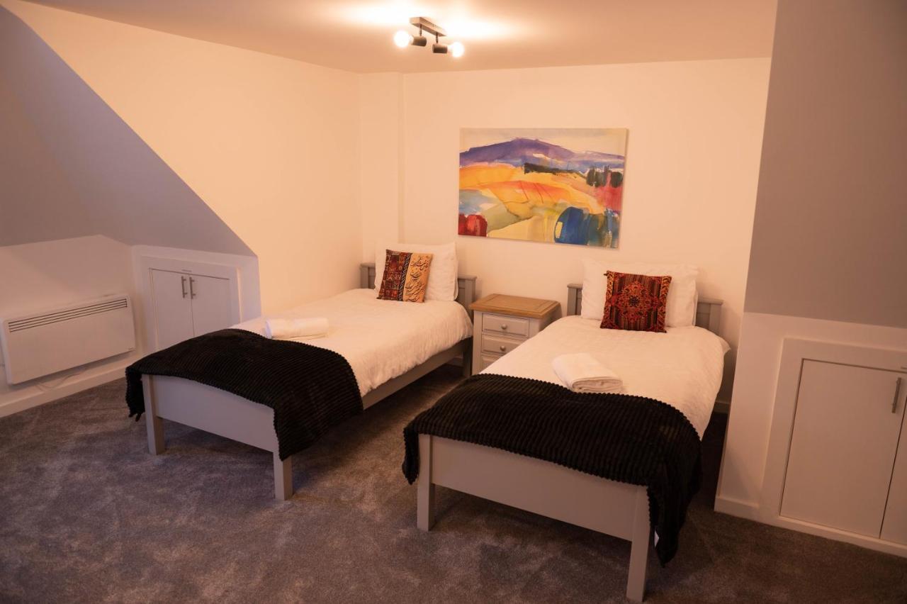 Walnut Flats-F4, 2-Bedroom With Ensuite - Parking, Netflix, Wifi - Close To Oxford, Bicester & Blenheim Palace Kidlington Kültér fotó