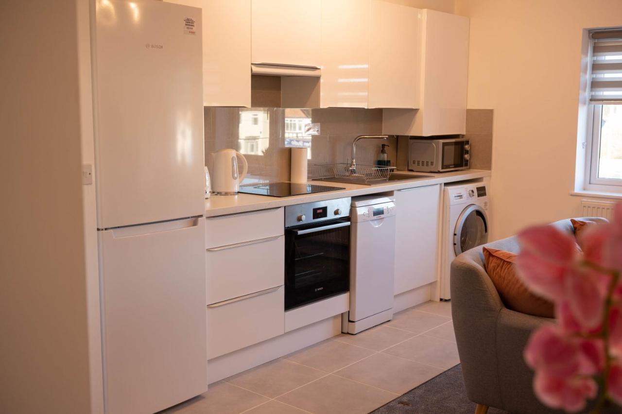 Walnut Flats-F4, 2-Bedroom With Ensuite - Parking, Netflix, Wifi - Close To Oxford, Bicester & Blenheim Palace Kidlington Kültér fotó