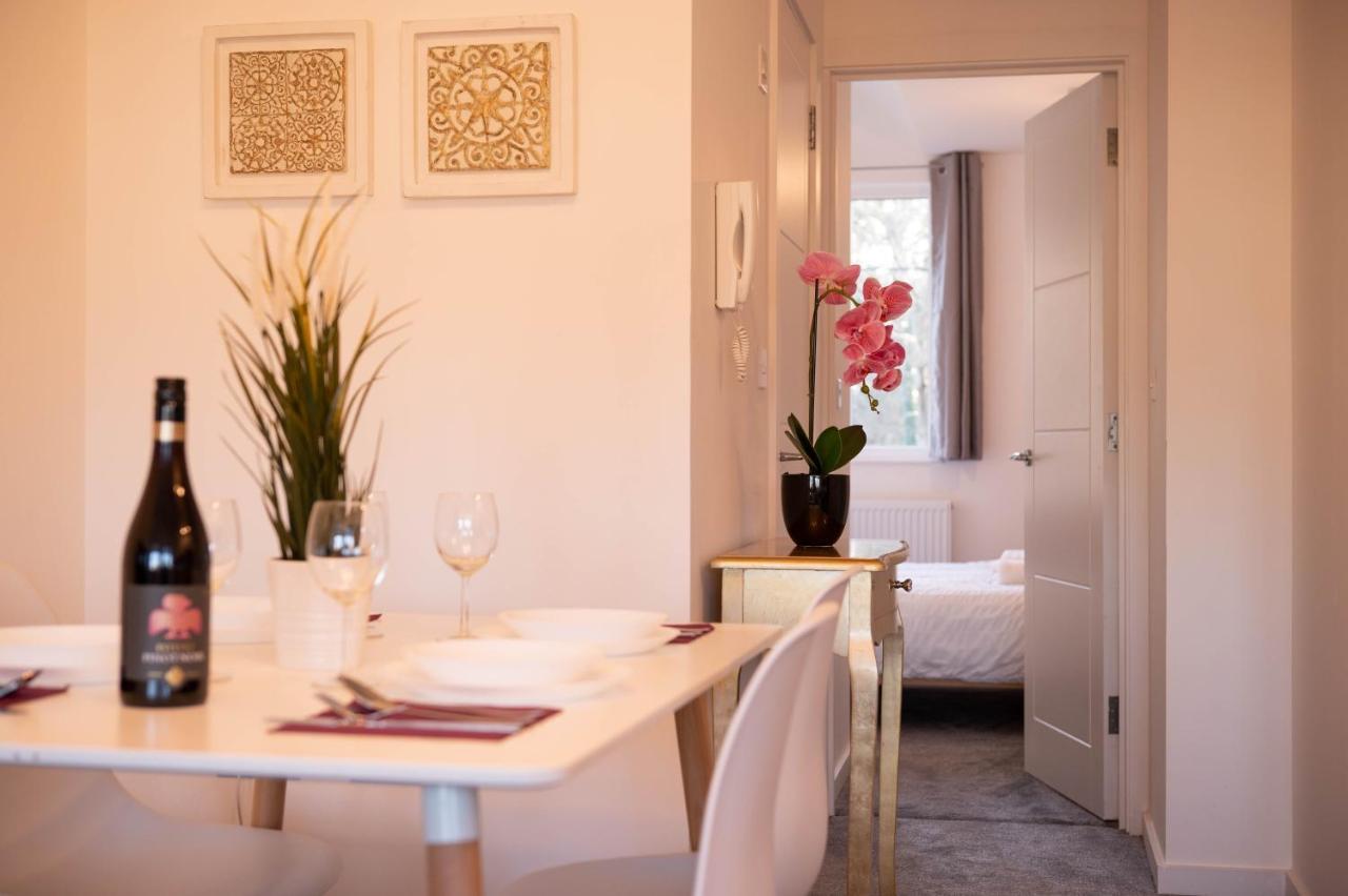 Walnut Flats-F4, 2-Bedroom With Ensuite - Parking, Netflix, Wifi - Close To Oxford, Bicester & Blenheim Palace Kidlington Kültér fotó