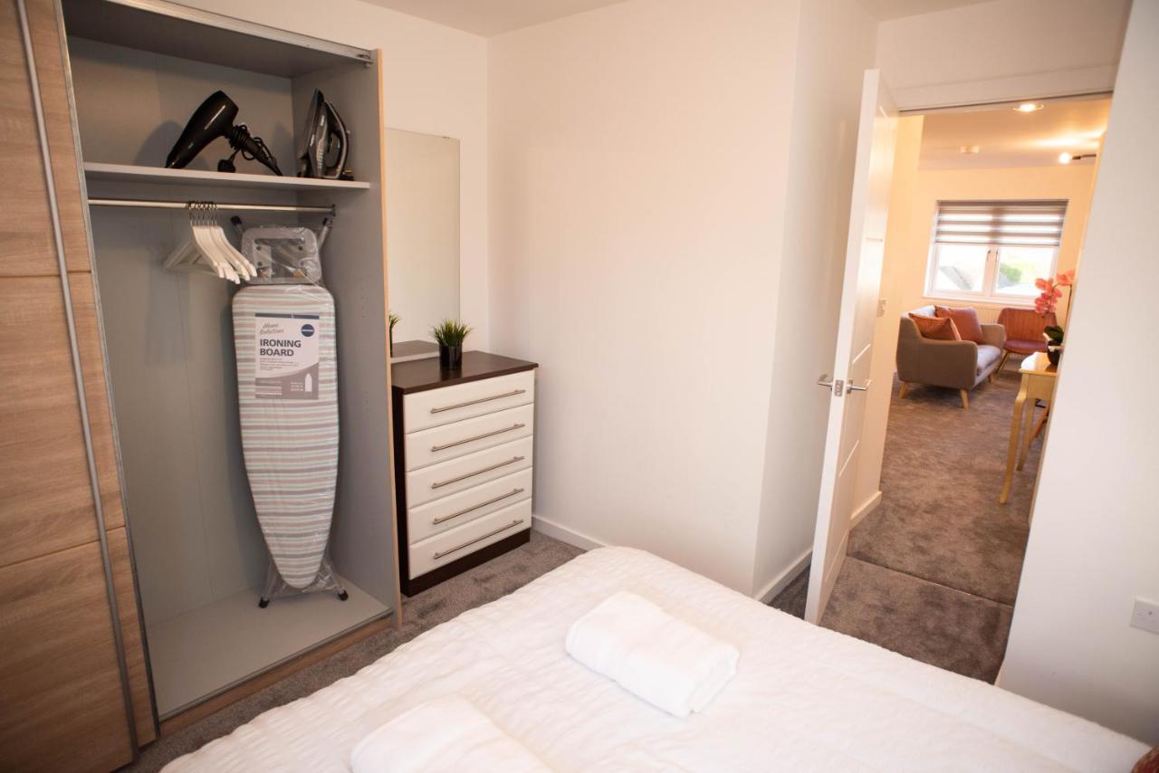 Walnut Flats-F4, 2-Bedroom With Ensuite - Parking, Netflix, Wifi - Close To Oxford, Bicester & Blenheim Palace Kidlington Kültér fotó