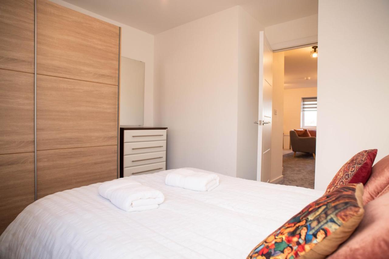 Walnut Flats-F4, 2-Bedroom With Ensuite - Parking, Netflix, Wifi - Close To Oxford, Bicester & Blenheim Palace Kidlington Kültér fotó