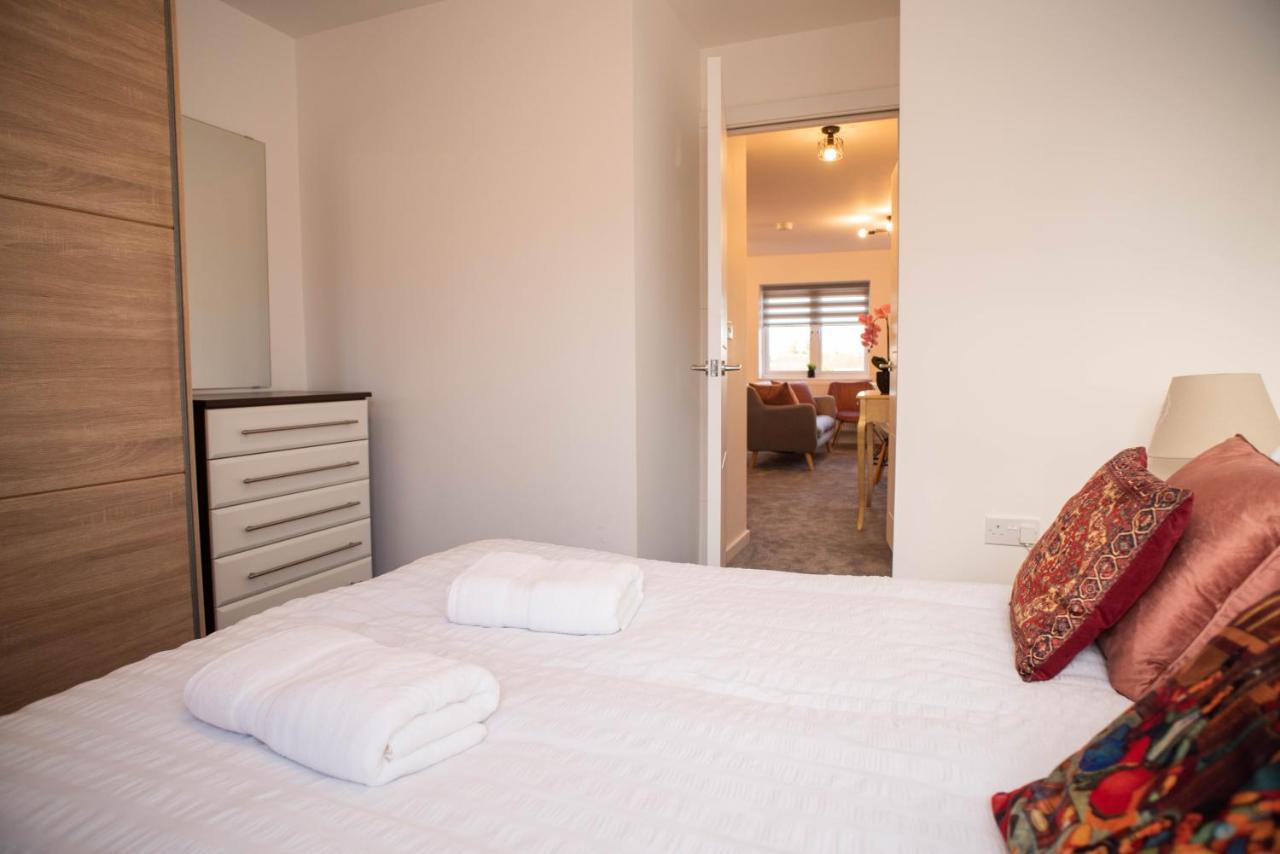Walnut Flats-F4, 2-Bedroom With Ensuite - Parking, Netflix, Wifi - Close To Oxford, Bicester & Blenheim Palace Kidlington Kültér fotó