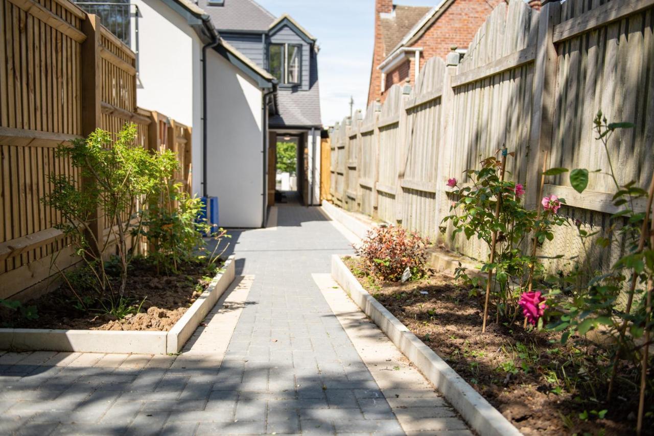 Walnut Flats-F4, 2-Bedroom With Ensuite - Parking, Netflix, Wifi - Close To Oxford, Bicester & Blenheim Palace Kidlington Kültér fotó