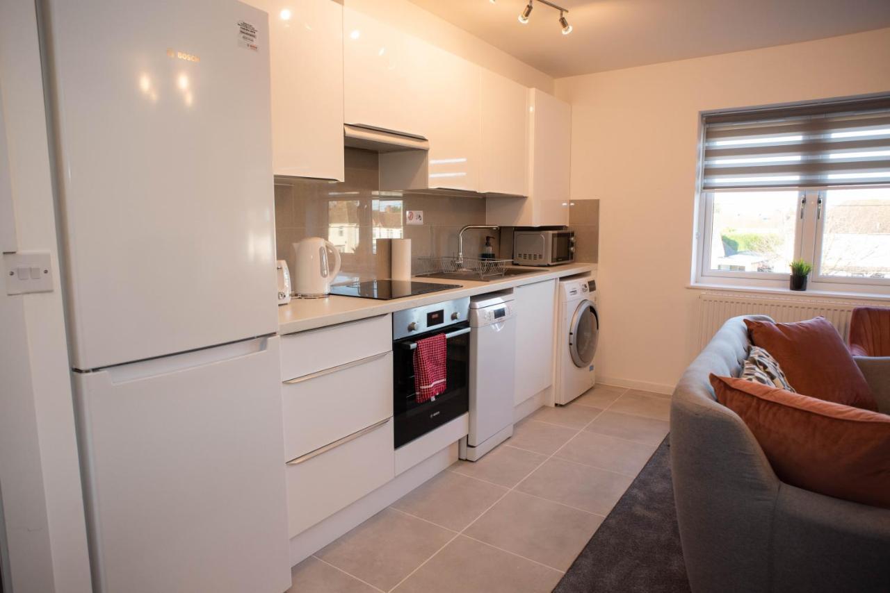 Walnut Flats-F4, 2-Bedroom With Ensuite - Parking, Netflix, Wifi - Close To Oxford, Bicester & Blenheim Palace Kidlington Kültér fotó